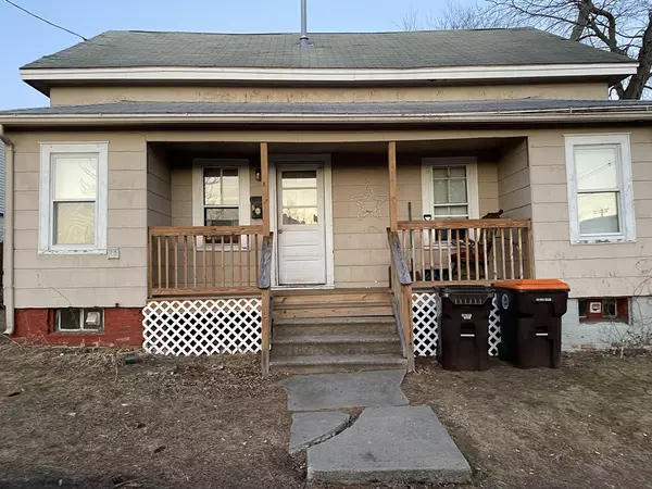 44 River St, Agawam, MA 01001