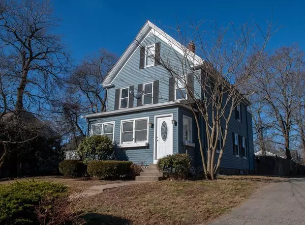 4 Pond Ave, Foxboro, MA 02035