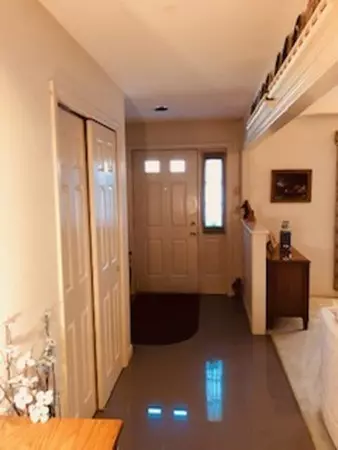 Agawam, MA 01001,10 A Castle Hill #A