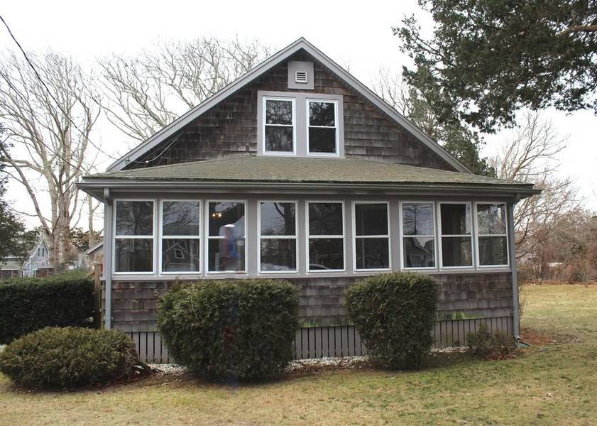 5 Hope Ave, Bourne, MA 02559