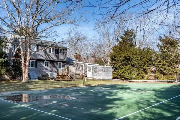 Edgartown, MA 02539,13 Briarwood Dr