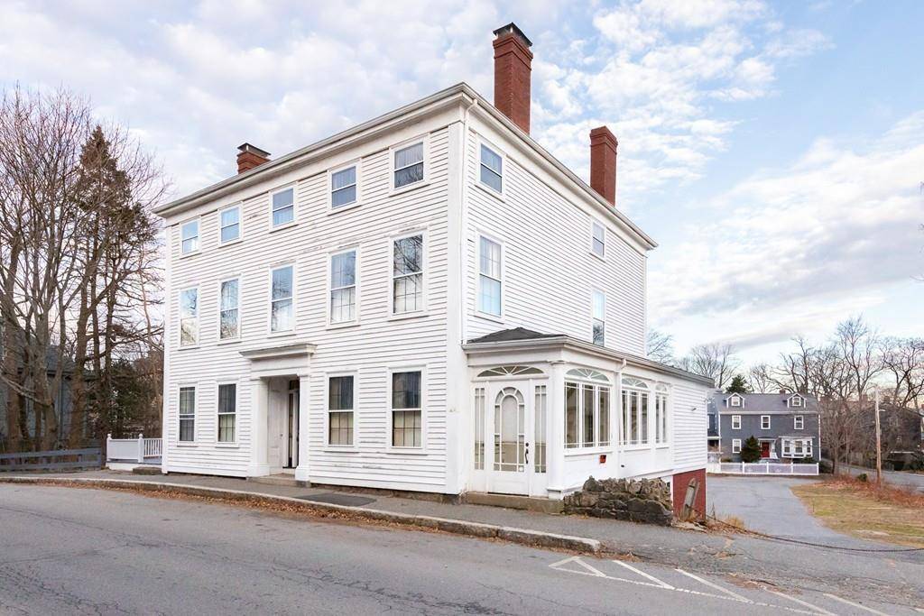 Marblehead, MA 01945,45-49 Pleasant St