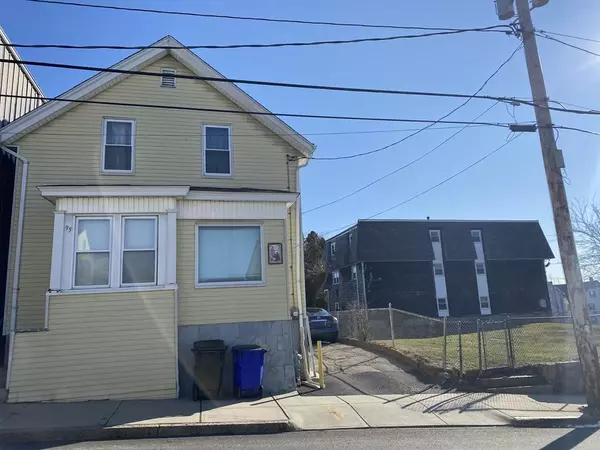 95 7th St, Fall River, MA 02720