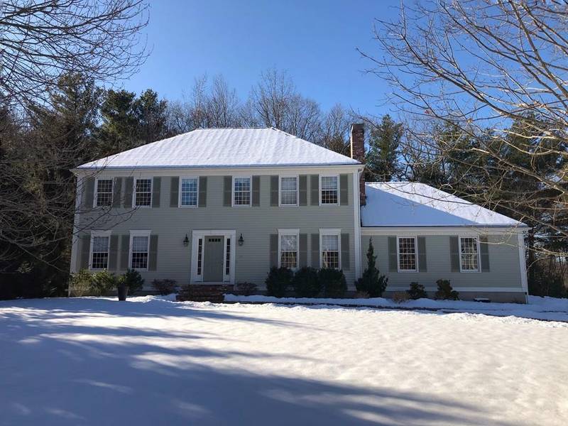 30 Julie Dr, Wrentham, MA 02093