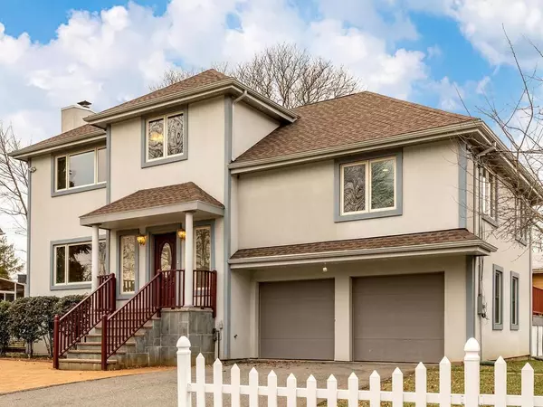 543 Saw Mill Brook Parkway, Newton, MA 02459