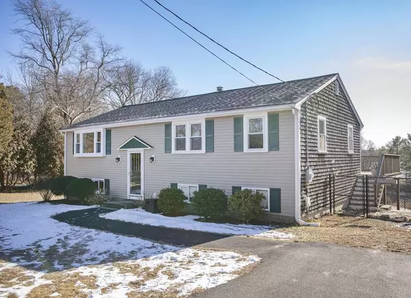 113 Wood St, Middleboro, MA 02346