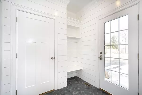 Cohasset, MA 02025,302 King Street