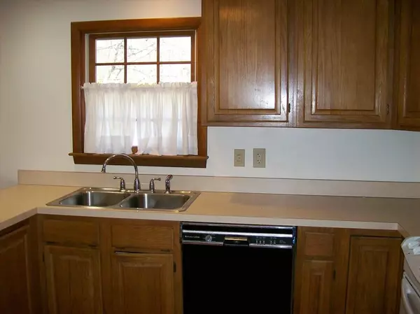 Paxton, MA 01612,74 Maple St.