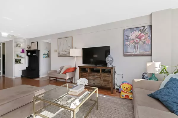 Brookline, MA 02446,45 Longwood Ave #212