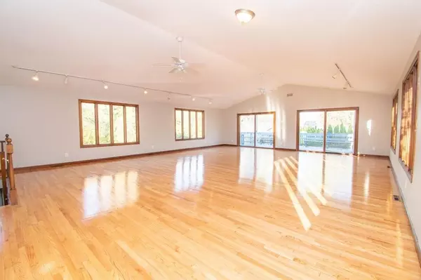 Agawam, MA 01001,1031 Main St