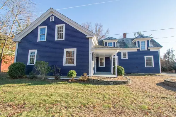 41 Elm St, Agawam, MA 01001