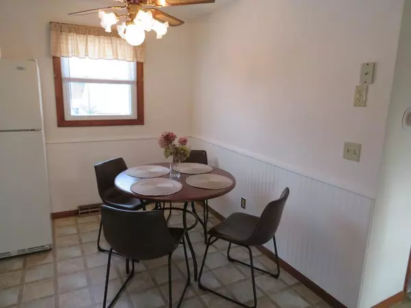 East Longmeadow, MA 01028,3 Waterman Avenue