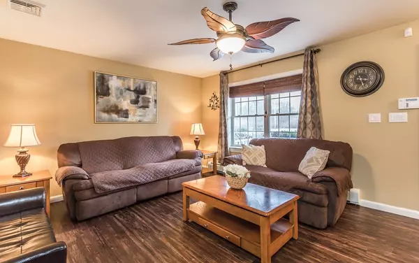 Berkley, MA 02779,8 Admirals Way #8