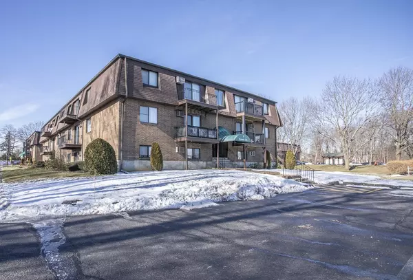 1 Karena Drive #22, Taunton, MA 02780