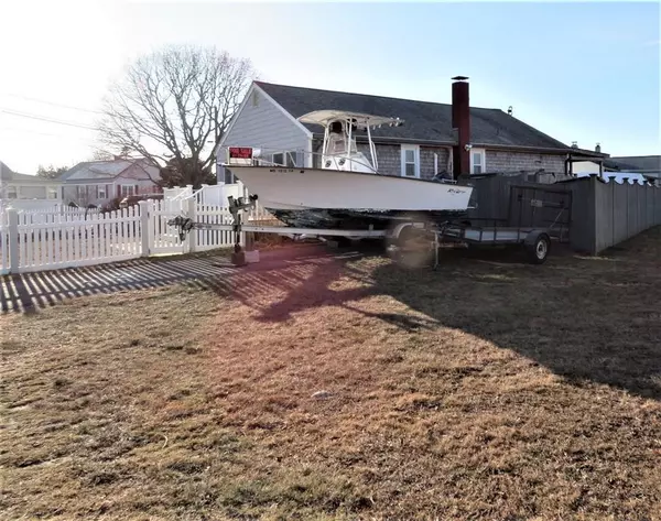 Bourne, MA 02532,7 Bay Drive