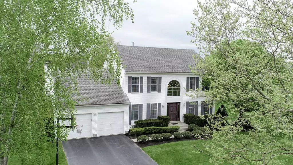 Sharon, MA 02067,11 Iron Hollow Rd