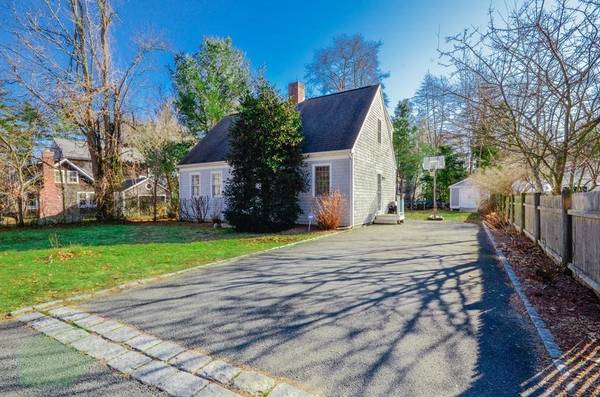 74 Allen St, Marion, MA 02738