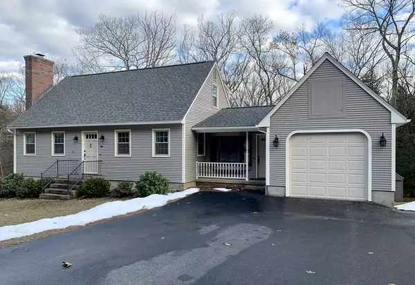 44 Westwood Dr, Sturbridge, MA 01566