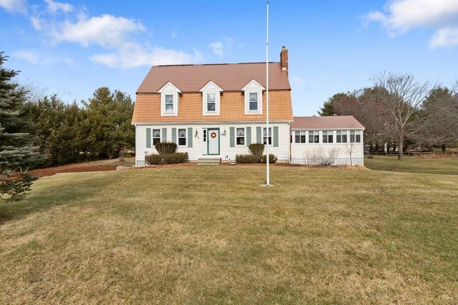 35 Pond Street, Wrentham, MA 02093