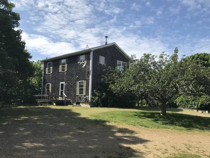 2 Opies Ln, Aquinnah, MA 02535