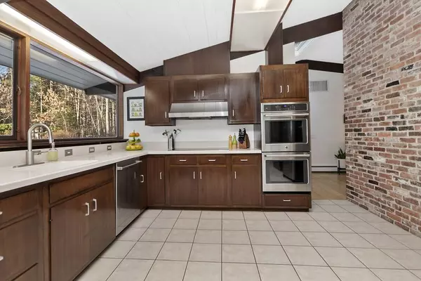 Carlisle, MA 01741,16 Long Ridge Rd