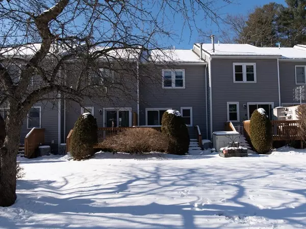 95 Tennis Plaza Rd #12, Dracut, MA 01826