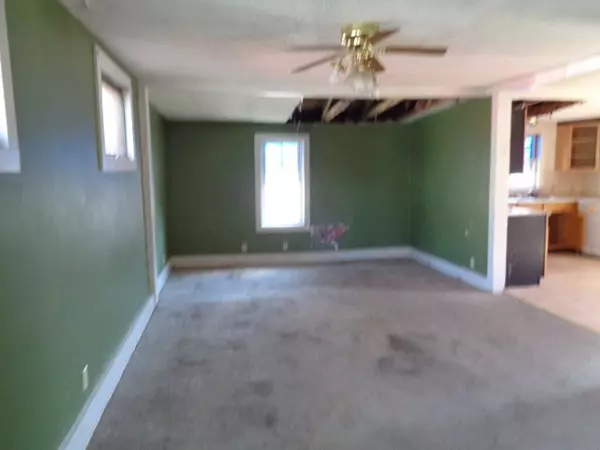 Sturbridge, MA 01518,621 Main St Units 1&2