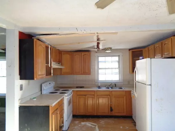 Sturbridge, MA 01518,621 Main St Units 1&2