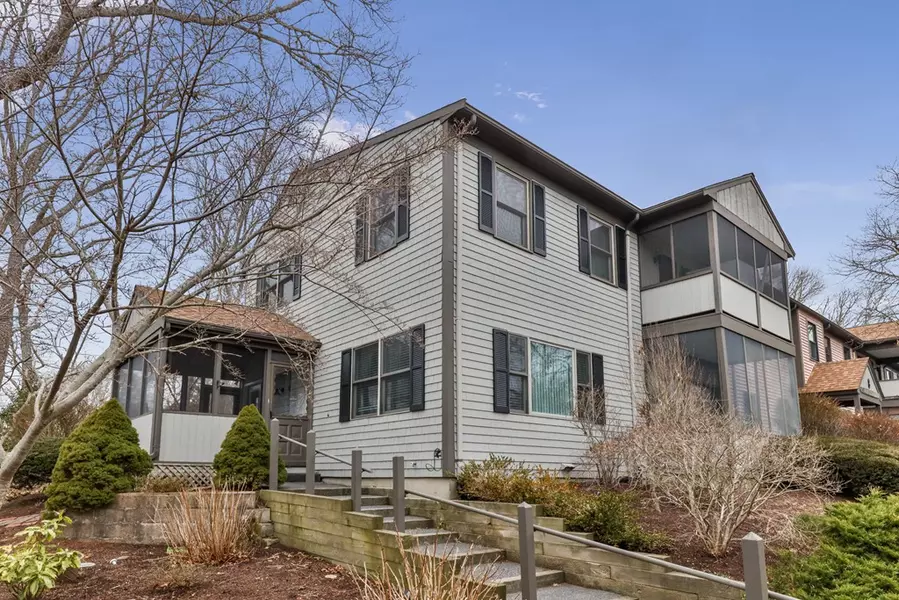 14 Harold St #8A, Harwich, MA 02646