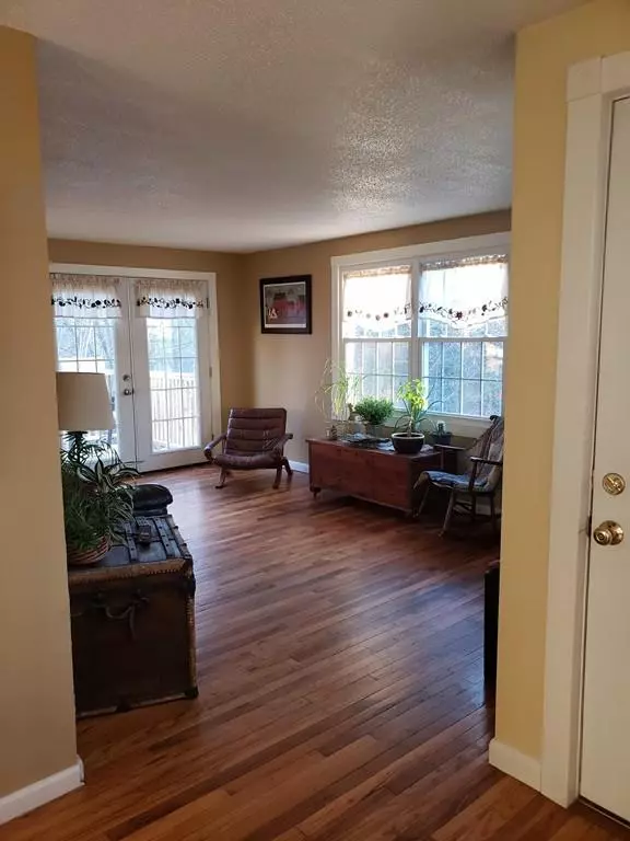 Granby, MA 01033,35 Lyn Drive