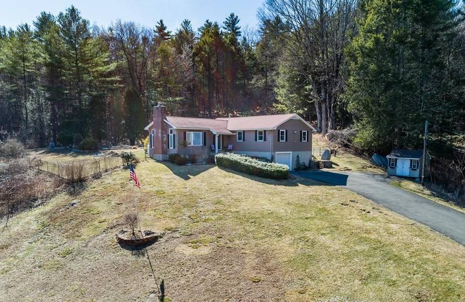 58 Smead Hill Rd, Greenfield, MA 01301