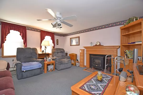 North Brookfield, MA 01535,31 S Main St