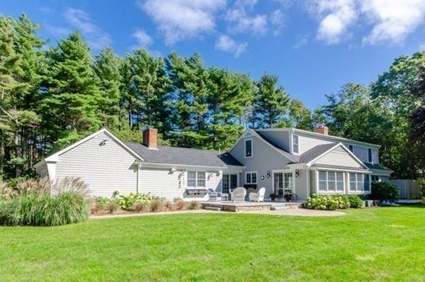 18 Register Rd, Marion, MA 02738