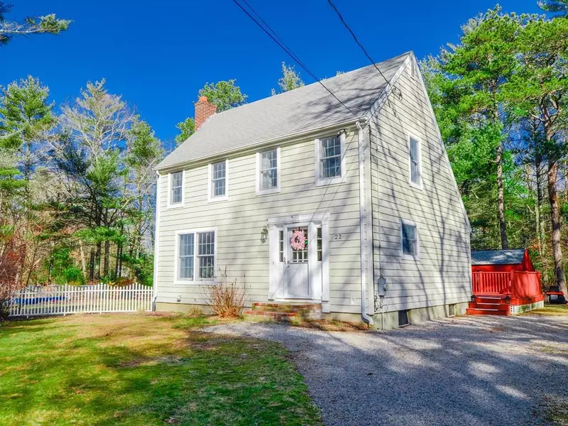 22 Clarke Ct, Rochester, MA 02770