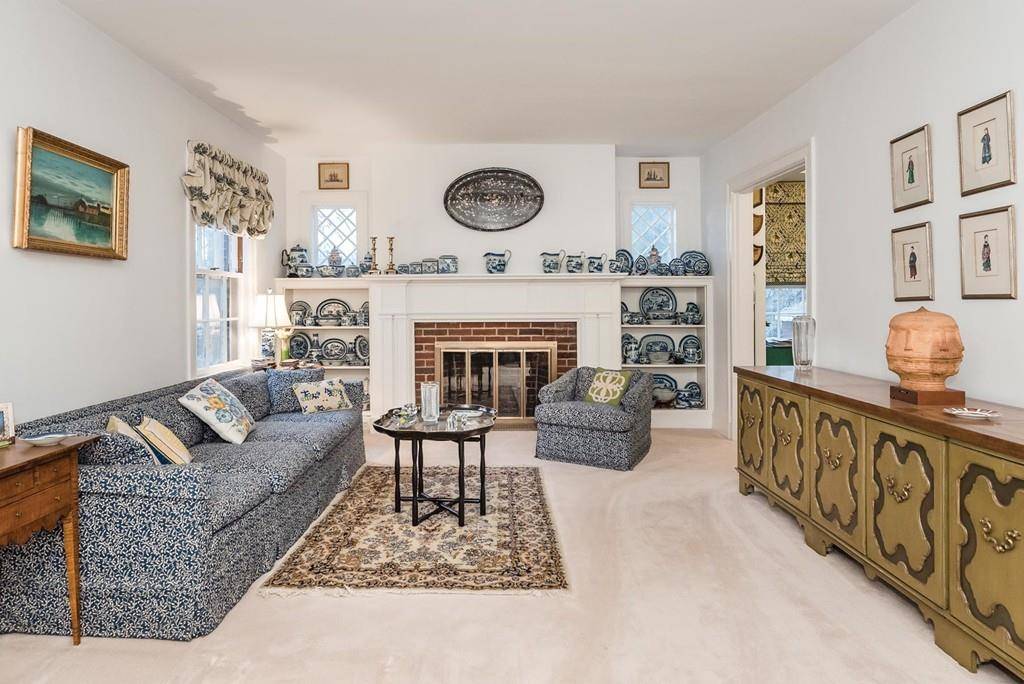Newton, MA 02458,215 Waverley Ave