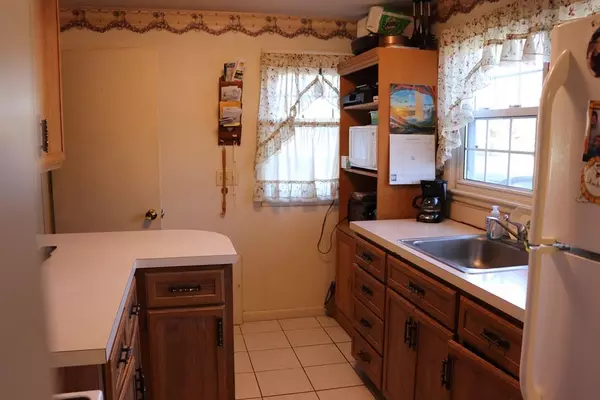 Northborough, MA 01532,18 Sunset Dr