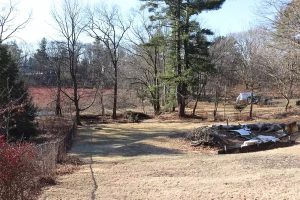 Northborough, MA 01532,18 Sunset Dr