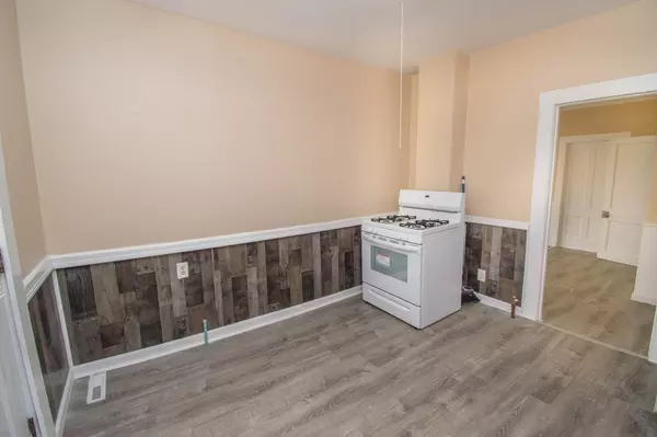 Springfield, MA 01108,20 Allen St