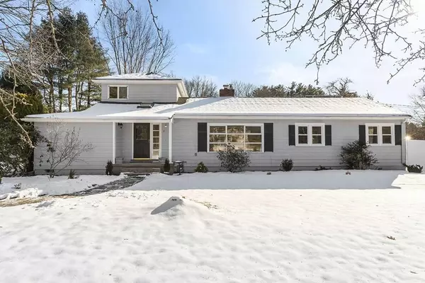 2 Stagecoach Rd, Medfield, MA 02052