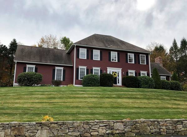 71 Camelot Dr, Shrewsbury, MA 01545