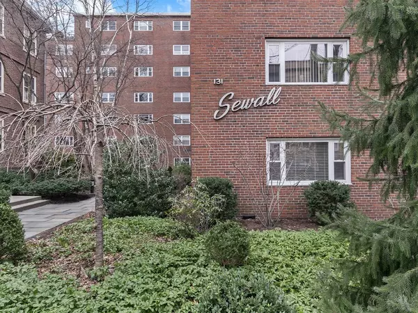 131 Sewall Ave #41, Brookline, MA 02446