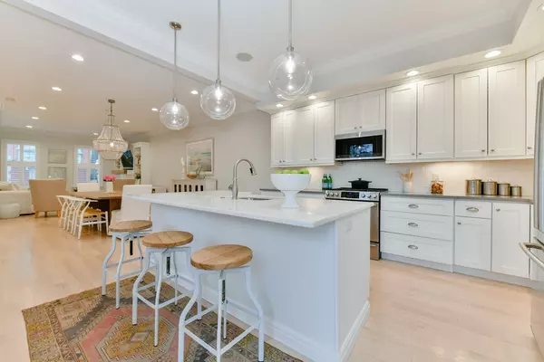 9 Prospect St #1, Boston, MA 02129