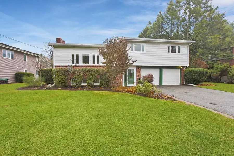 16 Esty Farm Rd, Newton, MA 02459