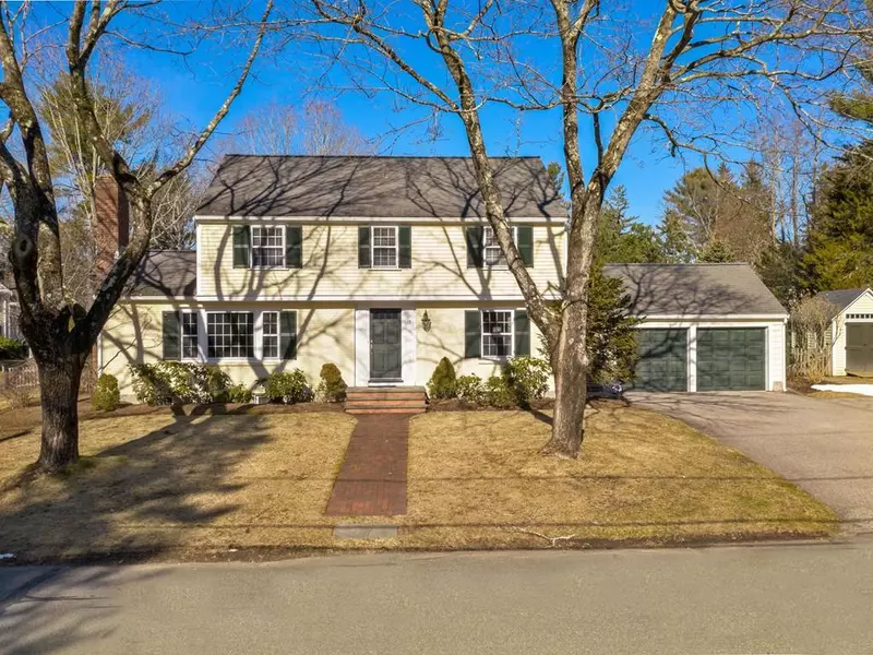 15 Woodfield Rd, Wellesley, MA 02482