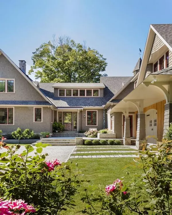 Hingham, MA 02043,34 Martins Ln