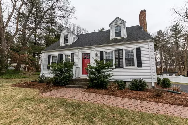 87 Edgewood Avenue,  Walpole,  MA 02081