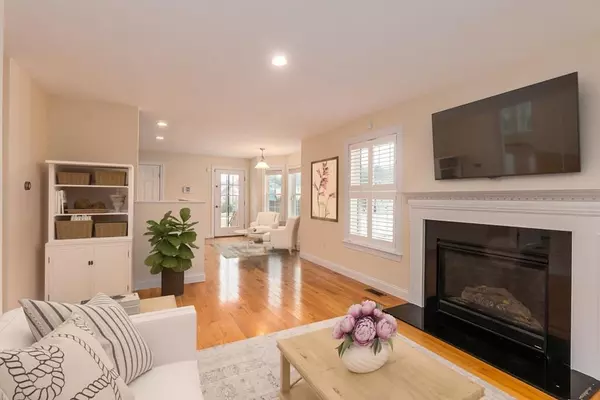 Acton, MA 01720,1 Aspen Ln #A
