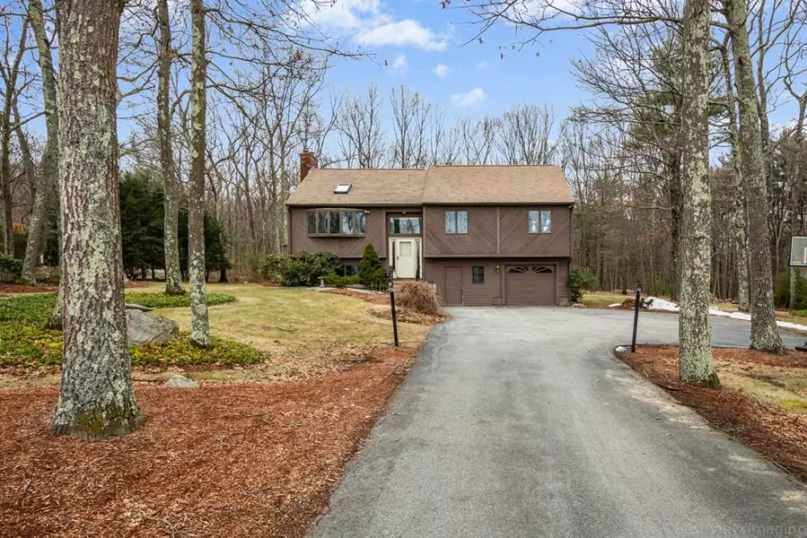 6 Sullivan Blvd, Oxford, MA 01540