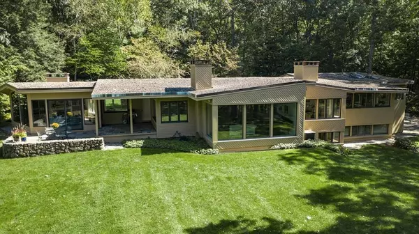 Lincoln, MA 01773,263 Old Concord Road