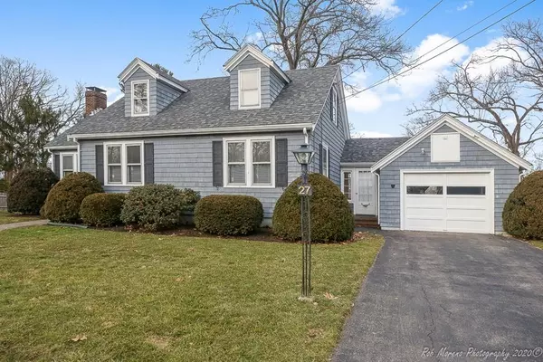 Hamilton, MA 01982,27 Savoy Road